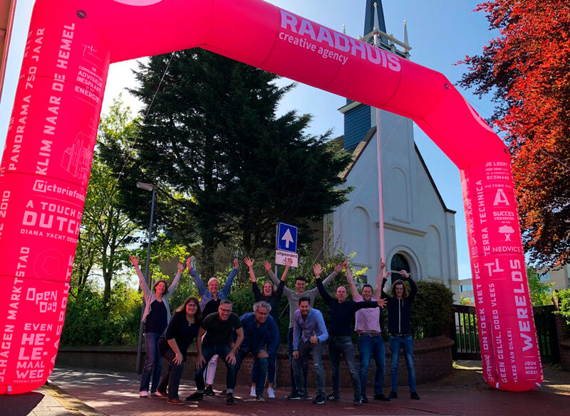 Finishboog Raadhuis Pinksterun