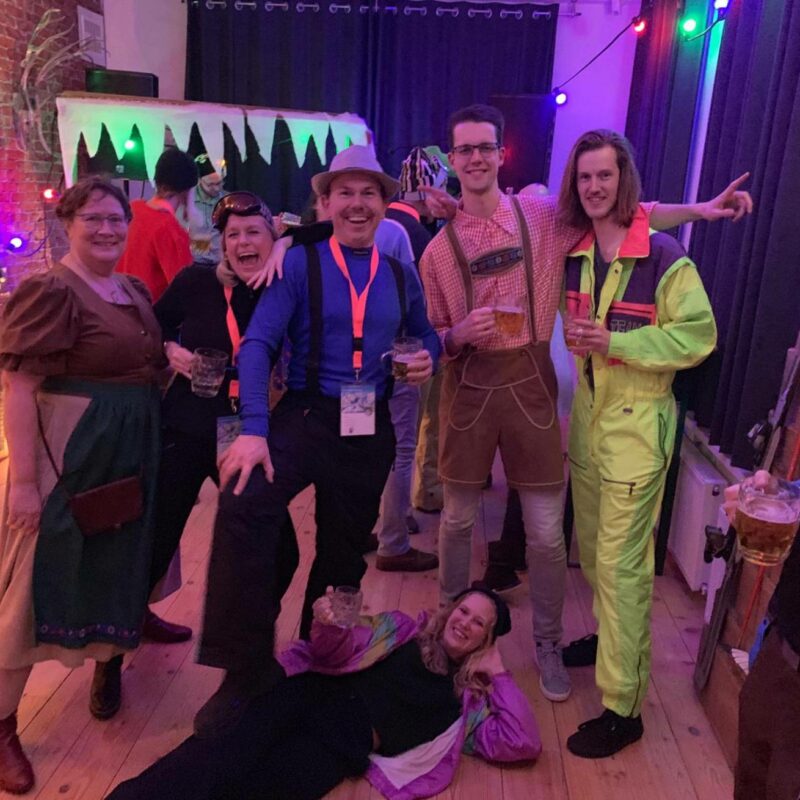 Feestje bij Raadhuis